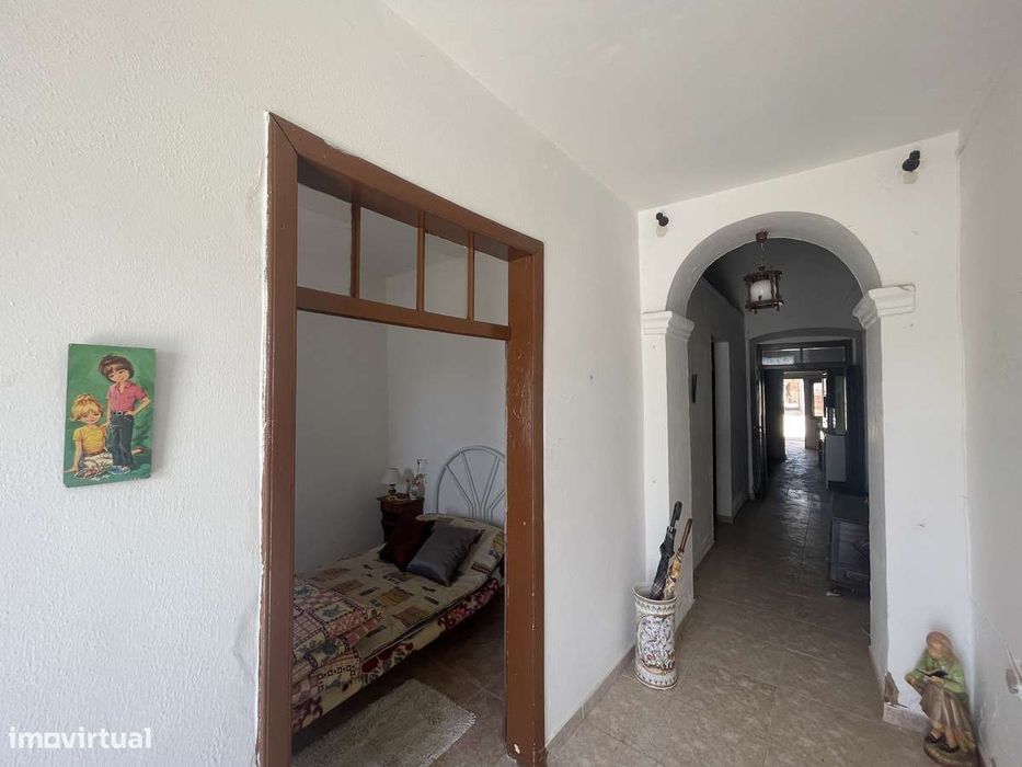 Moradia T2 na Vila com quintal