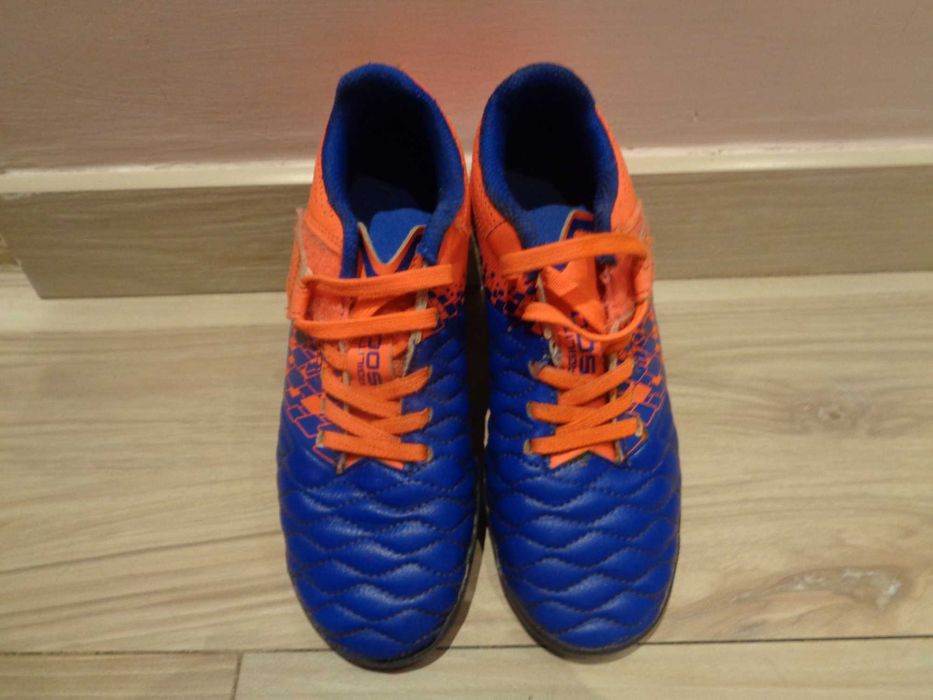 Buty sportowe Nike Kipsta Dechatlon dla chłopca roz. 33 jak nowe