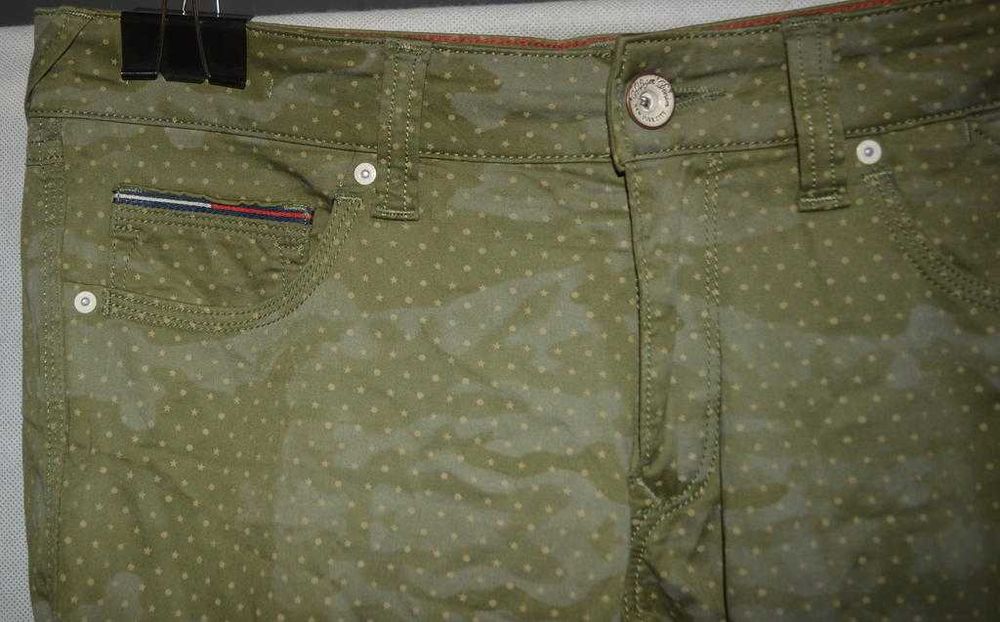 Spodnie moro Tommy Hilfiger 31/34