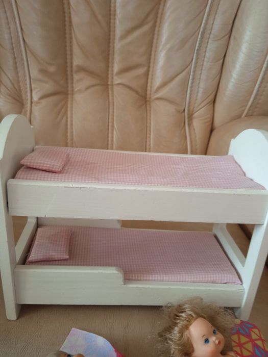 Лялькова краватка з ляльками.