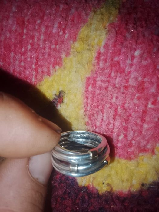 Anel Pandora com marcas gravadas de prata e ouro 14k original