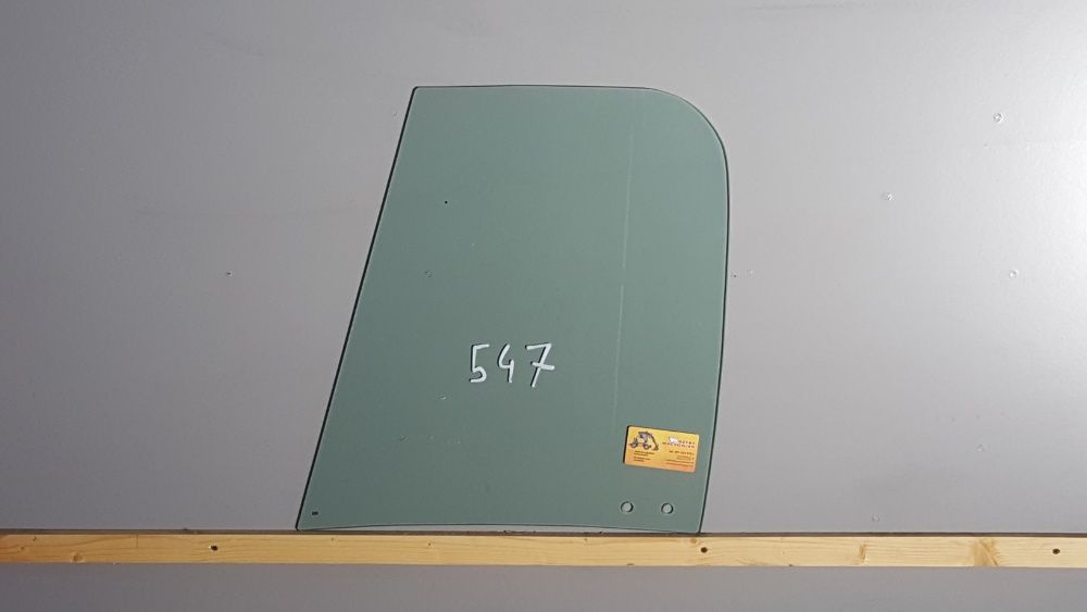 JCB - drzwi górna szyba ładowarka 515-40. 520-40 .524-50  nr 547