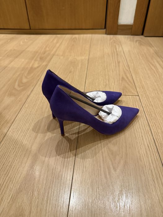 Sapatos salto alto roxo