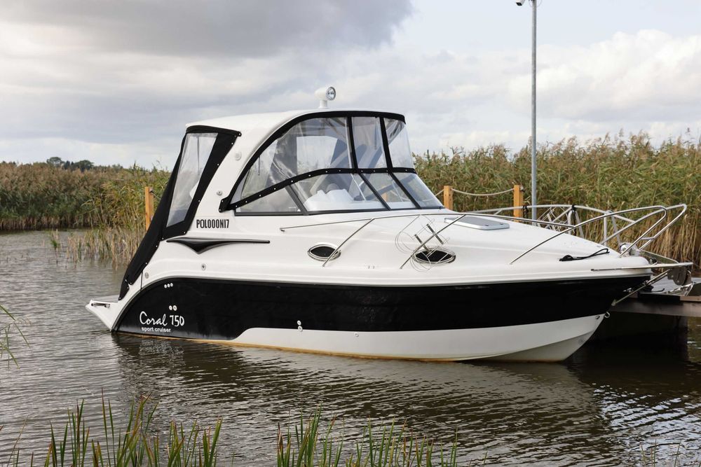 Jacht Motorowy Coral 750 HT w idealnym stanie