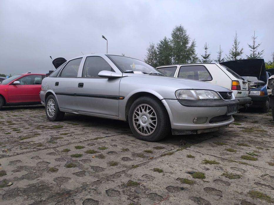 Opel Vectra B  Części nie sprzedajemy Aut w Całości tylko Części