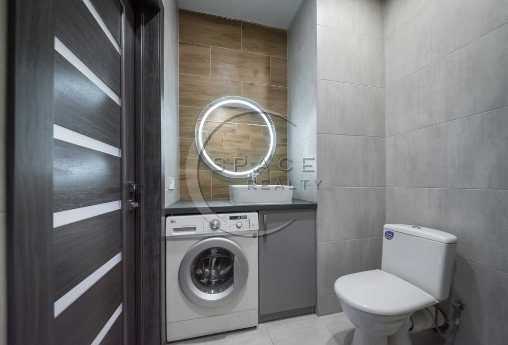 Продаж 1-кімнатної квартири 49 м2 в ЖК Славутич вулиця Зарічна 16