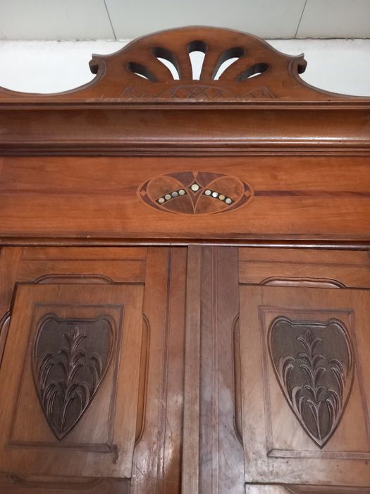 Quarda roupa art nouveau
