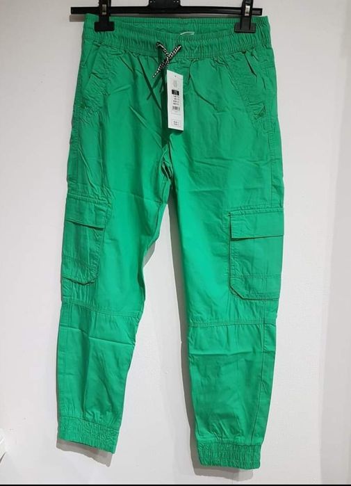 Spodnie nowe r.128