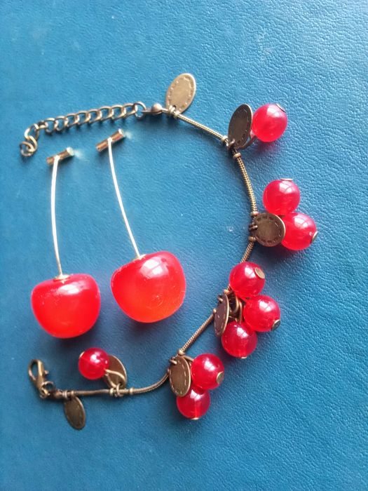 Бижутерия разная наборы кольца серьги броши цепочки