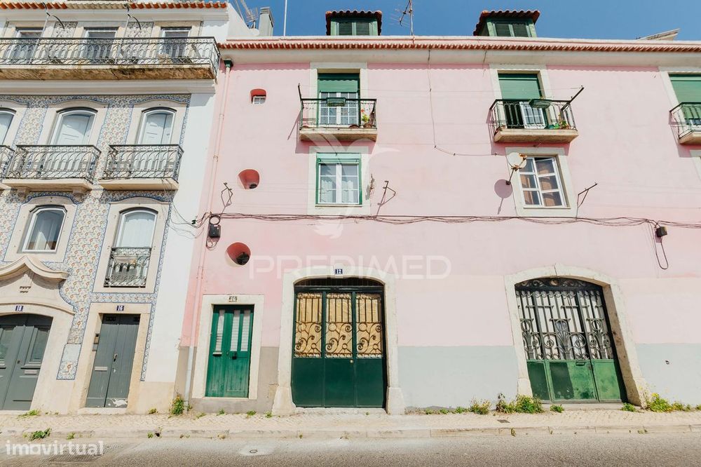 Shop in Santa Apolónia