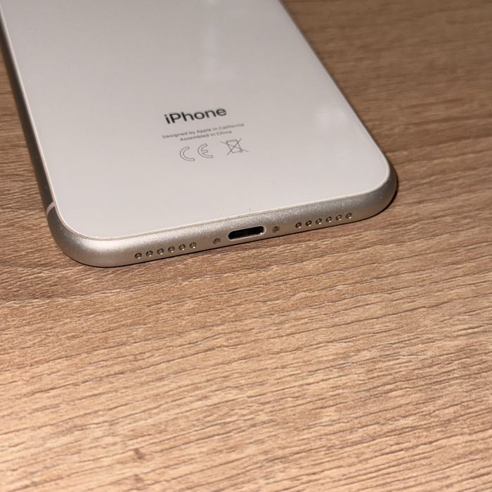 iPhone XR 64GB White Neverlock