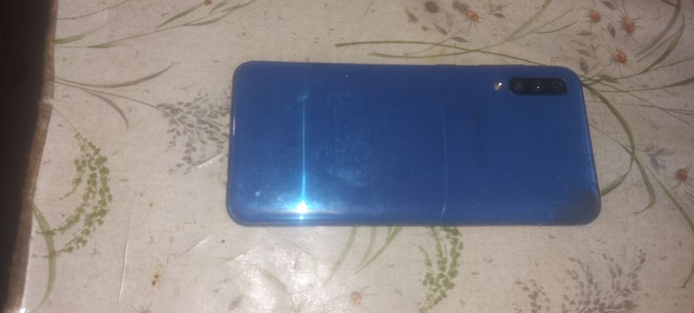 Самсунг а50  битый