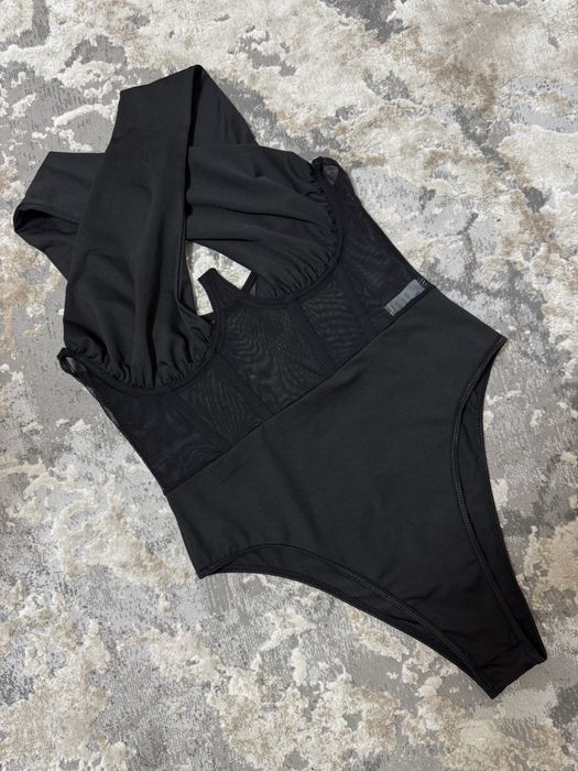 Трендове  боді з перехресним верхом