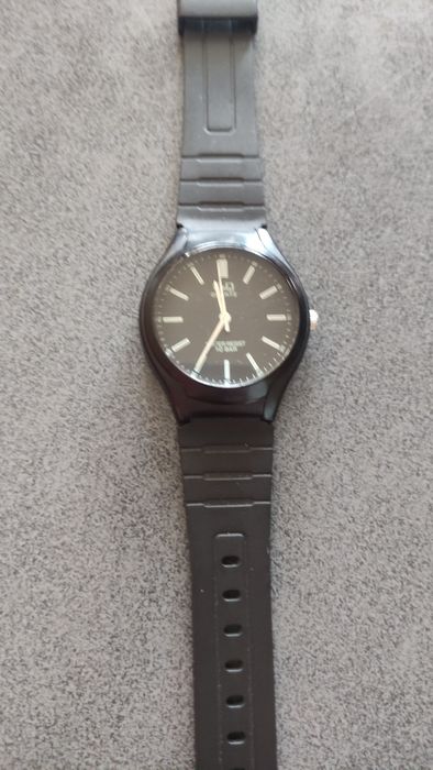 Продам кварцовий годинник. Q.Q72J008Y