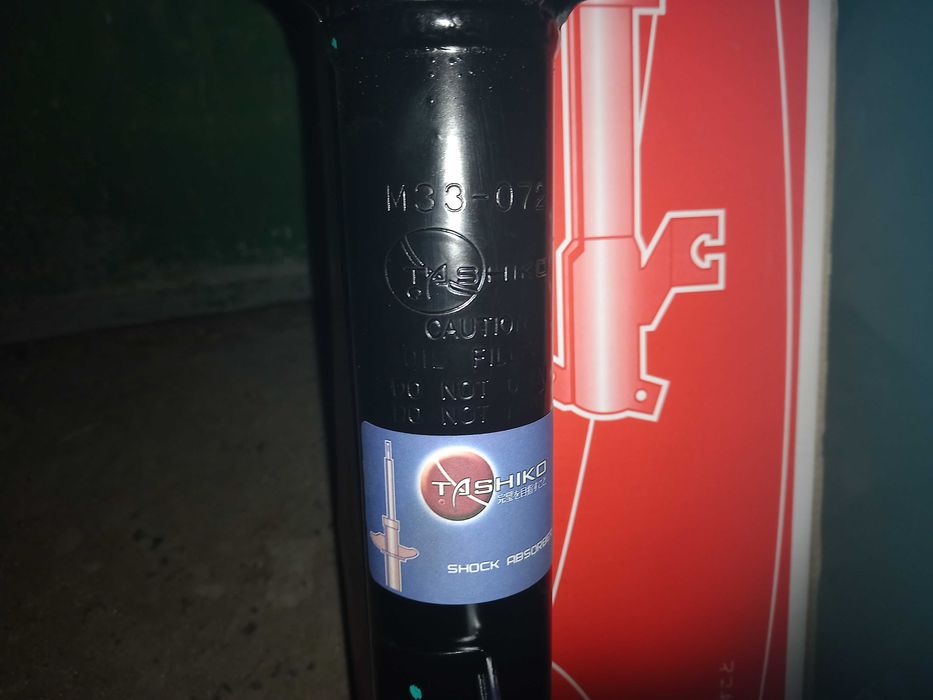 Задние,,передние стойки на мазда 323ВF