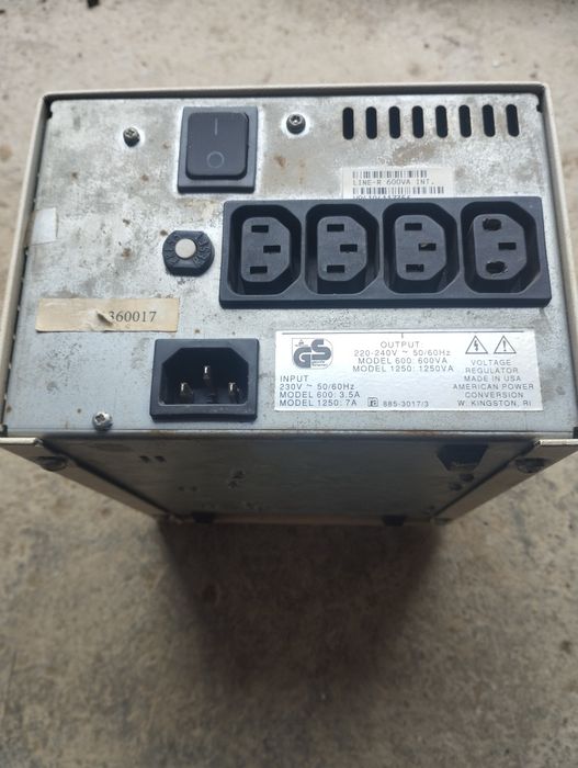 Line-R 600VA автоматичний регулятор напруги