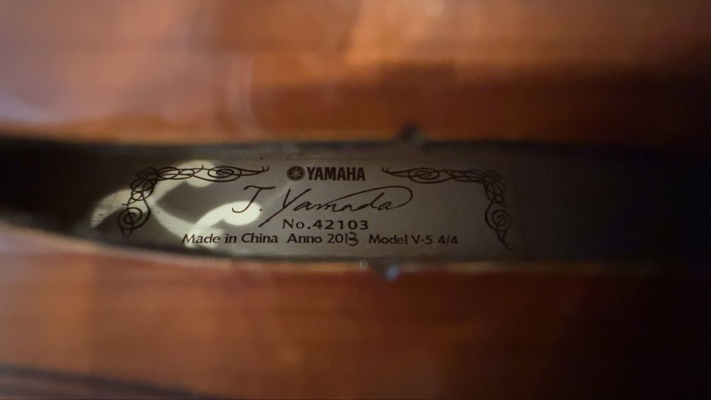 Violino Yamaha V5 4/4 – Excelente Estado | Com Estojo e Arco