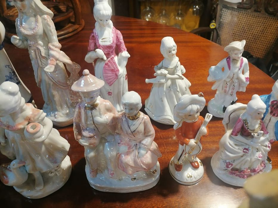 20 Bonecos de Porcelana