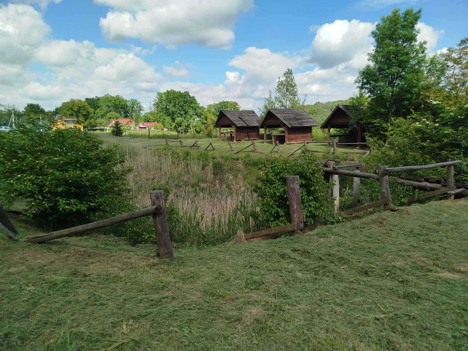 Продається земельна ділянка під бізнес чи житло центр Села