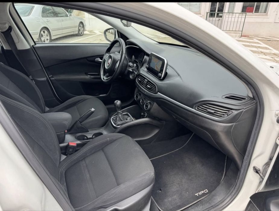 Vendo um fiat tipo carro de aplicativo