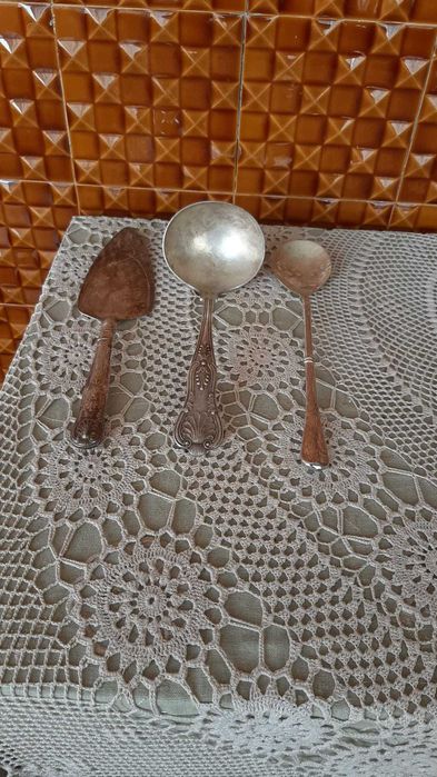 2 pecas em prata e 1 em casquinha