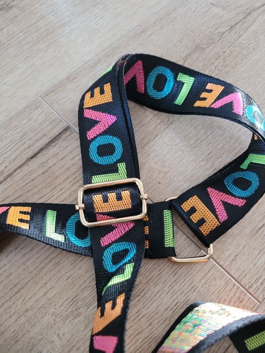 Saszetka nerka na biodro brązowa wzorek z łańcuchem gruby pasek