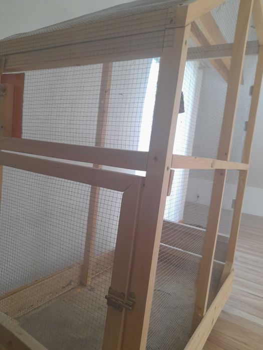 Woliera na kółkach