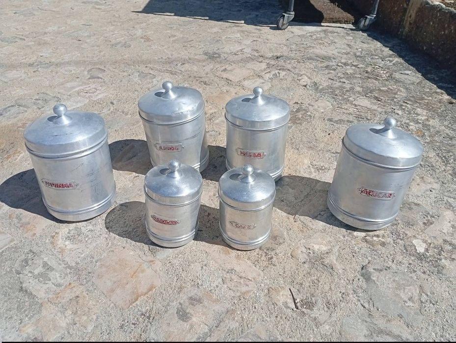 Latas de cozinha em alumínio