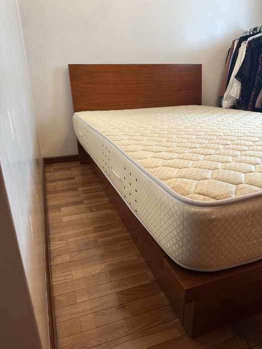 Cama em cerejeira