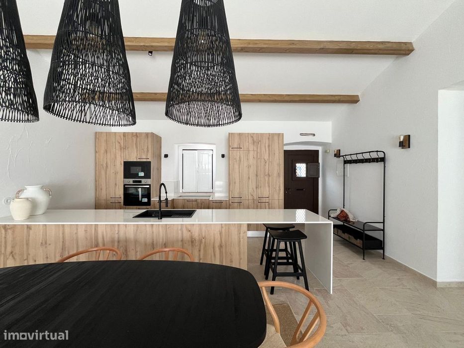 Moradia remodelada e mobilada, com Piscina, em Vila Boim