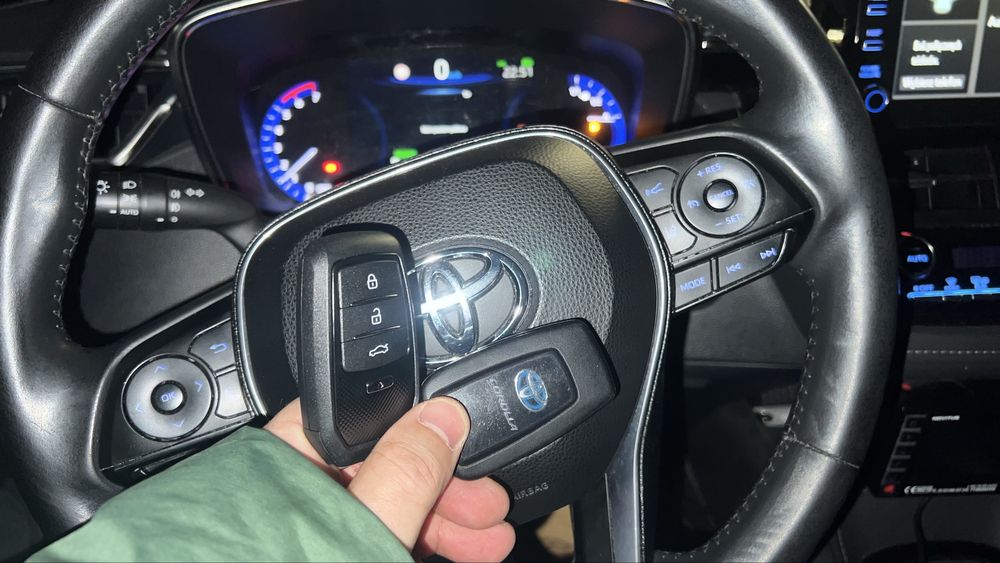 Dorabianie i kodowanie kluczy samochodowych z dojazdem do klienta.