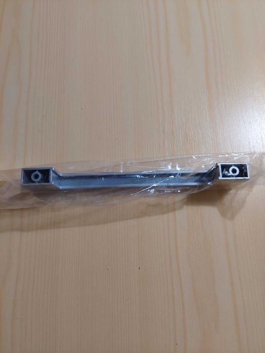 Uchwyty meblowe nowe, zostało 40 sztuk