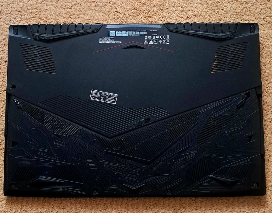 Laptop MSI GL75 Leopard 17" DDR 16GB SSD 512GB
