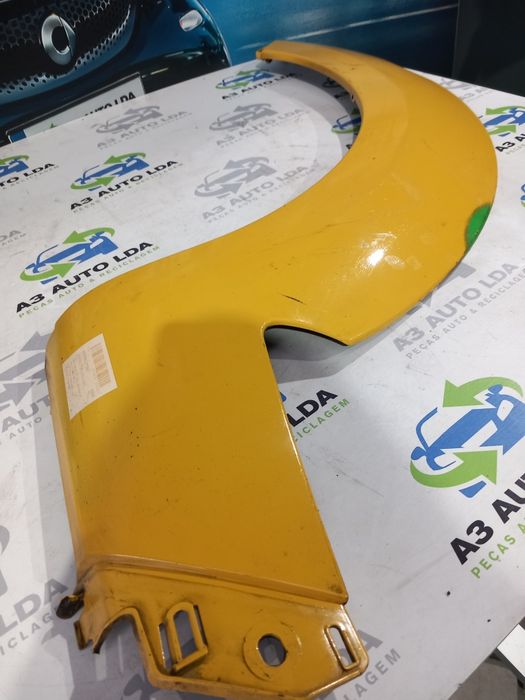 Abaixo do guarda lamas trás direito e esquerdo Renault Megane 3 coupé