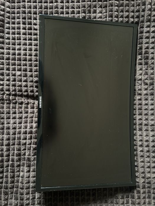 Monitor Samsung 24” Curvo FHD | Ecrã impecável