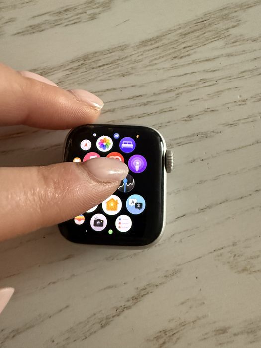 Смарт годинник apple watch se 2 40