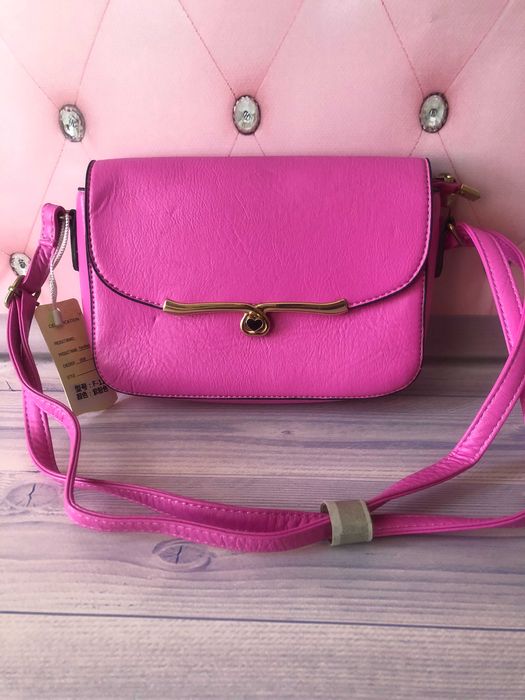 Женские сумки,  разные,  есть брендовые, цена за 1 шт договорная