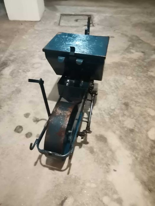 Semeador de milho para motocultivador