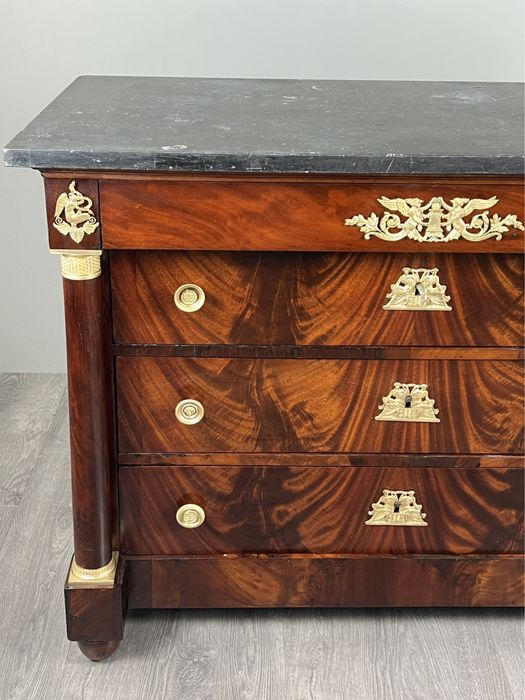 Антикварний комод в стилі Ампір