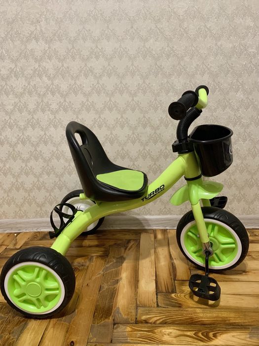 детский трехколесный велосипед