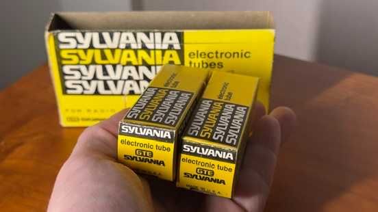 Підібрана пара Sylvania 12AX7A / ECC83 (NOS, USA, ~1970-ті роки)