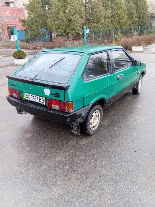 Автомобіль ваз 2108