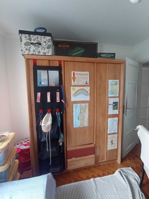 Guarda-fatos madeira