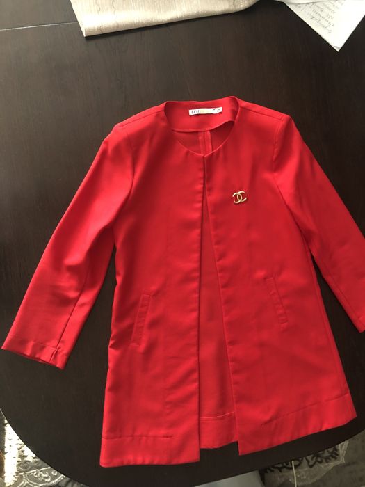 Продам піджак жіночий червоного кольору