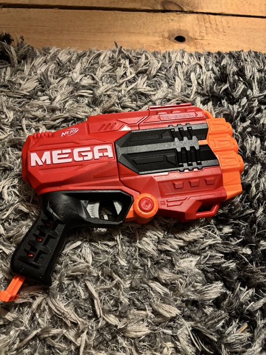 Zestaw pistoletow nerf + strzalki