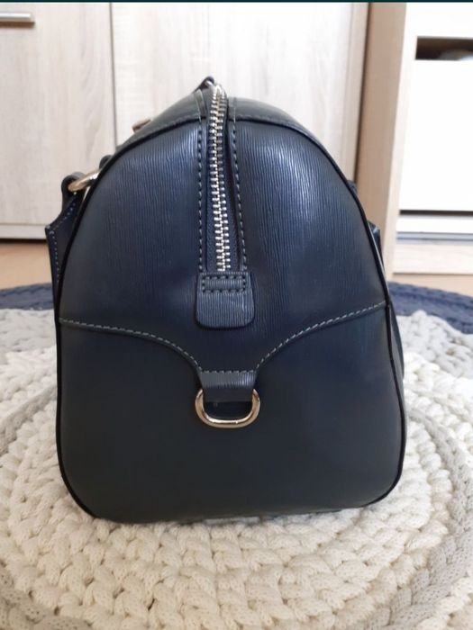 Torebka, kuferek, skóra, do ręki, granatowa, Cromia, włoska