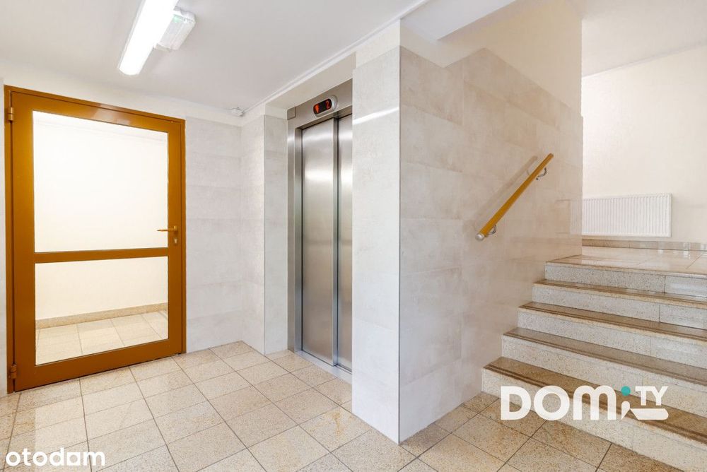 Duży Balkon, Z klimatyzacją, Umeblowane
