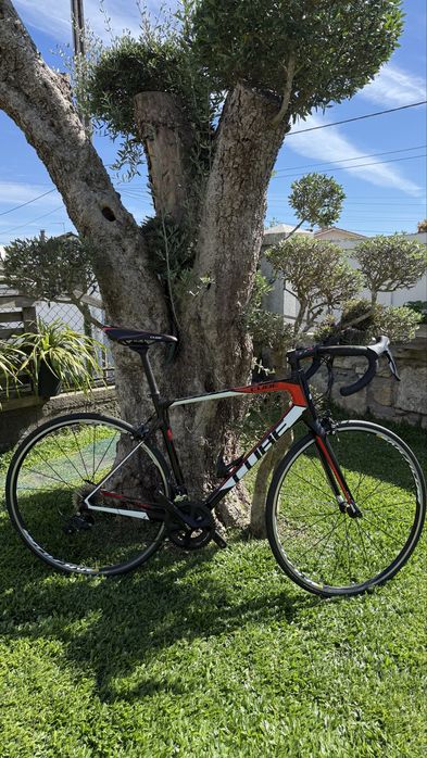 Bicicleta de estrada CUBE