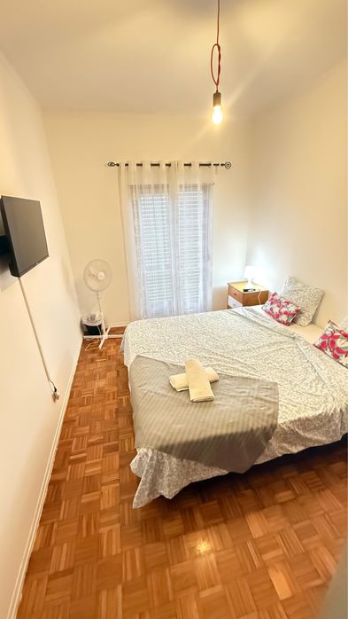 Quarto para casal margem em montijo.