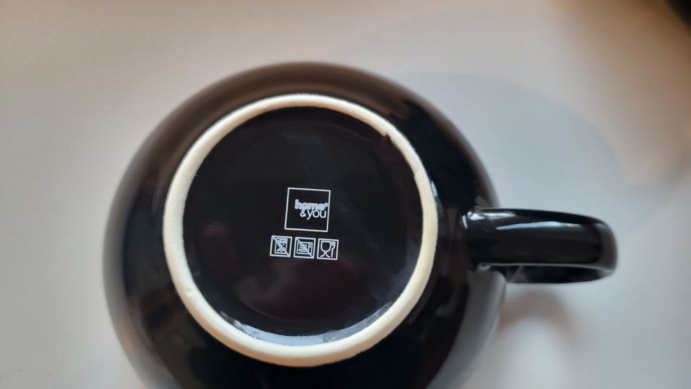 Filiżanka z dzbankiem do herbaty